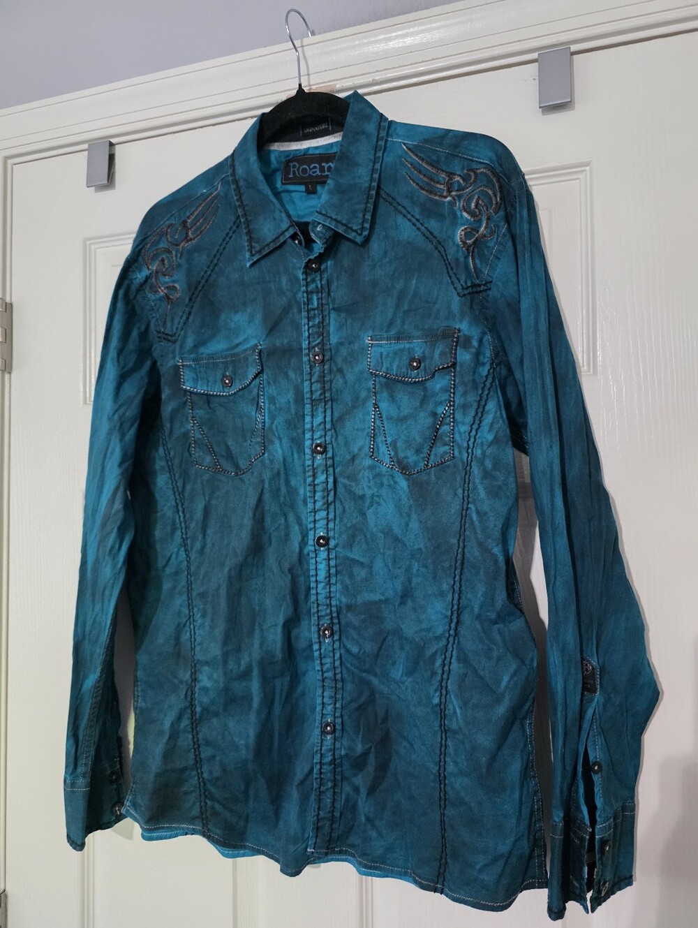Roar Signature Long Sleeve Button Up Shirt Size L Embroidered Womens